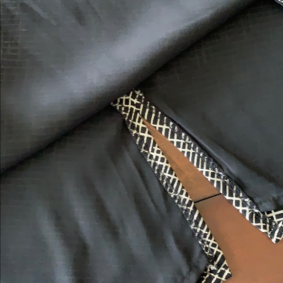 Black & cream geometric pattern pencil skirt - Picture 3 of 8